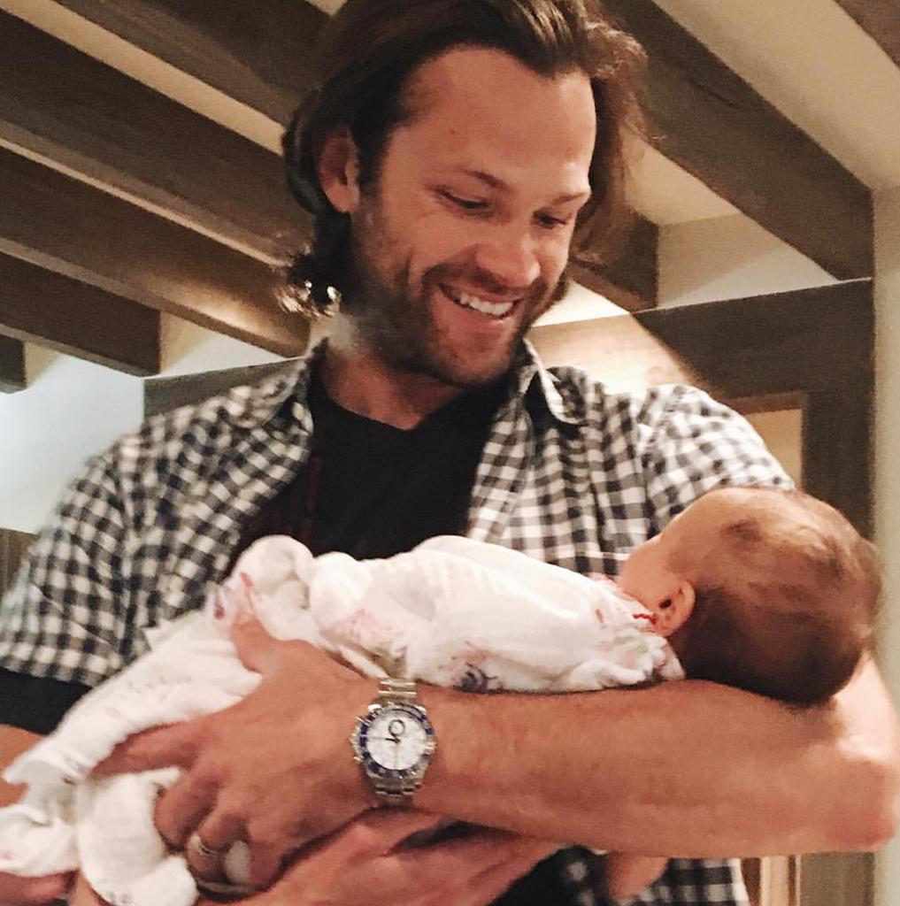 kissacazador's tweet photo. @realGpad just posted this on Instagram of @jarpad and #PadaPrincess ADORABLE๐ #GenPadalecki #JaredPadalecki #SPNFAMILY #Supernatural https://t.co/d8arMiHave