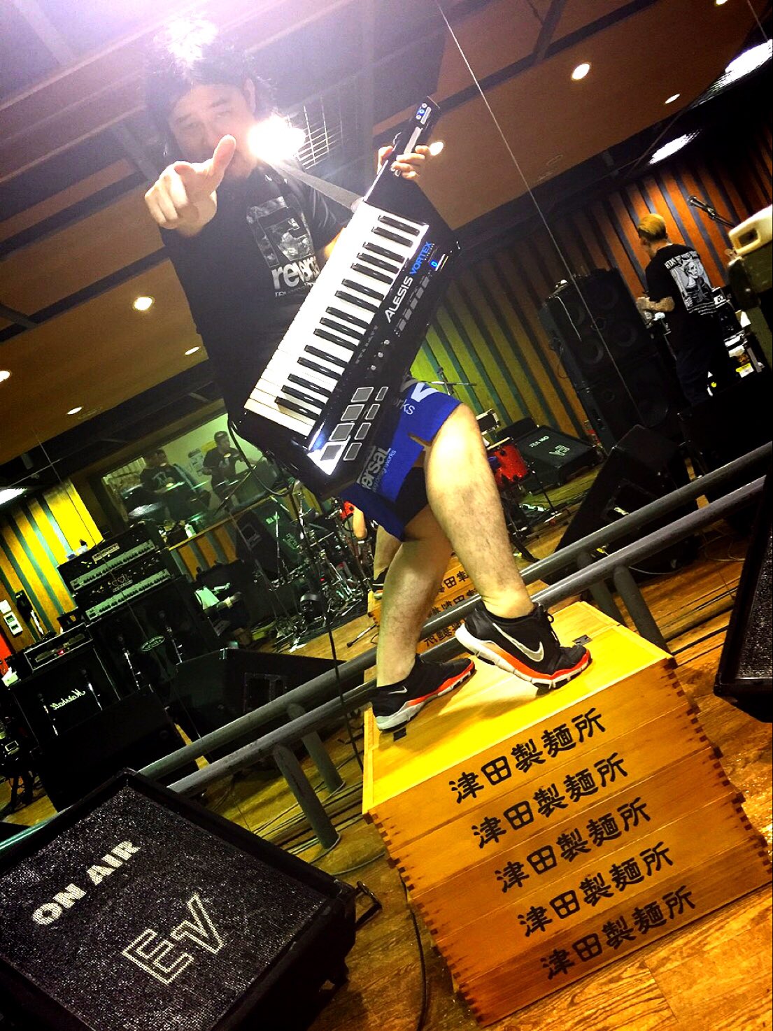 (新品)マキシマムザホルモン折りたたみコンテナ津田製麺所 ホルモン折り畳みCONTAINER BOX | 歴代GOODSライブラリー