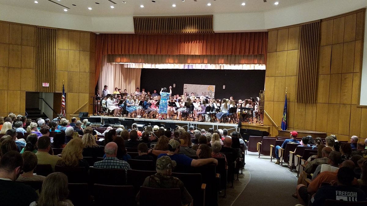 UDASD_Super's tweet photo. Full house at our spring concert. 90 middle school students participate in our band. #UDAMS #finearts https://t.co/FL6qclFCNp