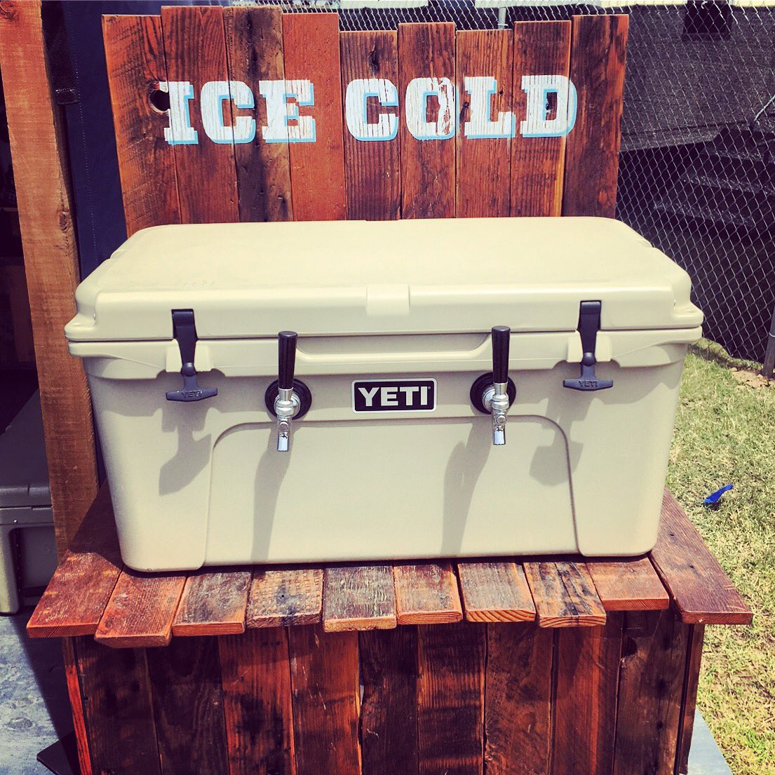 DixiePickers's tweet photo. #BuiltForTheWild @memphisinmay #wcbcc17 #bbq #memphis #icecold #dixiepickers #stainlesssteel #keepsicelonger #901 #Lifestyle #fillerup https://t.co/hYvKUE9r6w