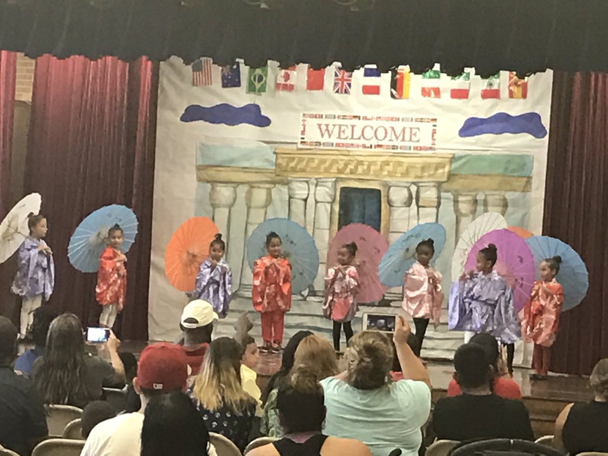 GrissomES's tweet photo. Great turnout at our International Festival! Thank you Grissom family! https://t.co/mkUDoRwhMG