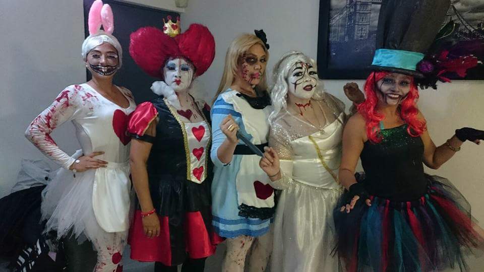 HectormakeupArt's tweet photo. Fantasía de Halloween 2016 Alicia en el País de las maravillas #makeupcancun #makeuphector #ilovemakeup https://t.co/STOjY8vCQL