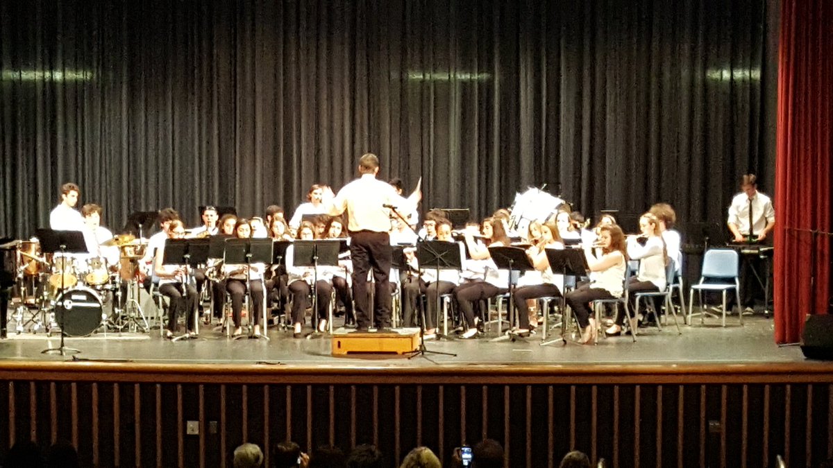 DDSimonSr's tweet photo. Proud of these students for a wide variety of great performances. Congrats on a job well done! #SpringConcert2017 https://t.co/nxLTGj6xff