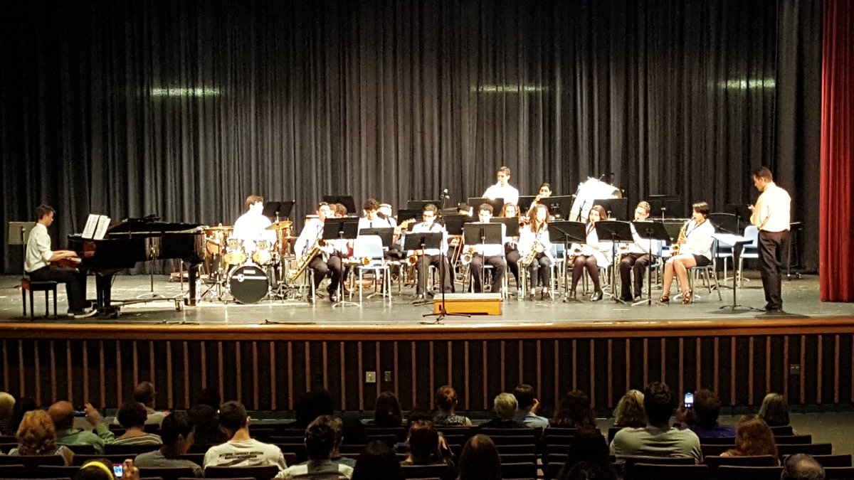 DDSimonSr's tweet photo. Proud of these students for a wide variety of great performances. Congrats on a job well done! #SpringConcert2017 https://t.co/nxLTGj6xff