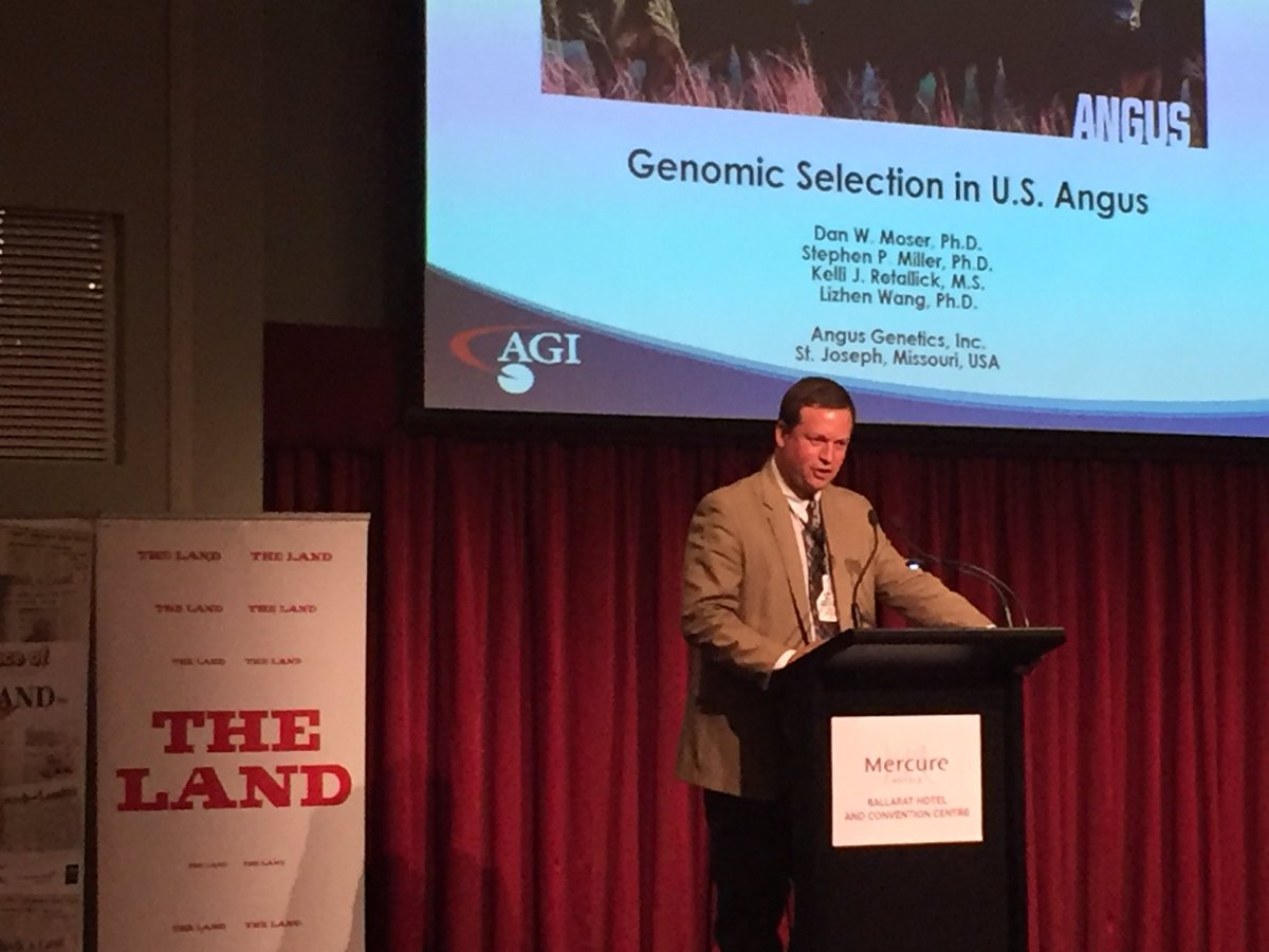 j_conlan_sl's tweet photo. Dan Moser talks about opportunities for seed stock breeders using genomic testing. #growangus @fairfaxlivestoc @stockandland https://t.co/E8MGWpNBu4
