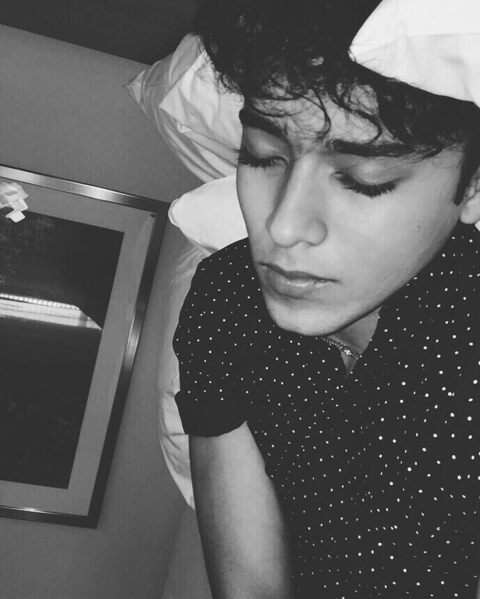 JOELDELE0N's tweet photo. I'm so good at sleeping that I can do it with my eyes closed... 💤😂 https://t.co/n7p9cllrYP