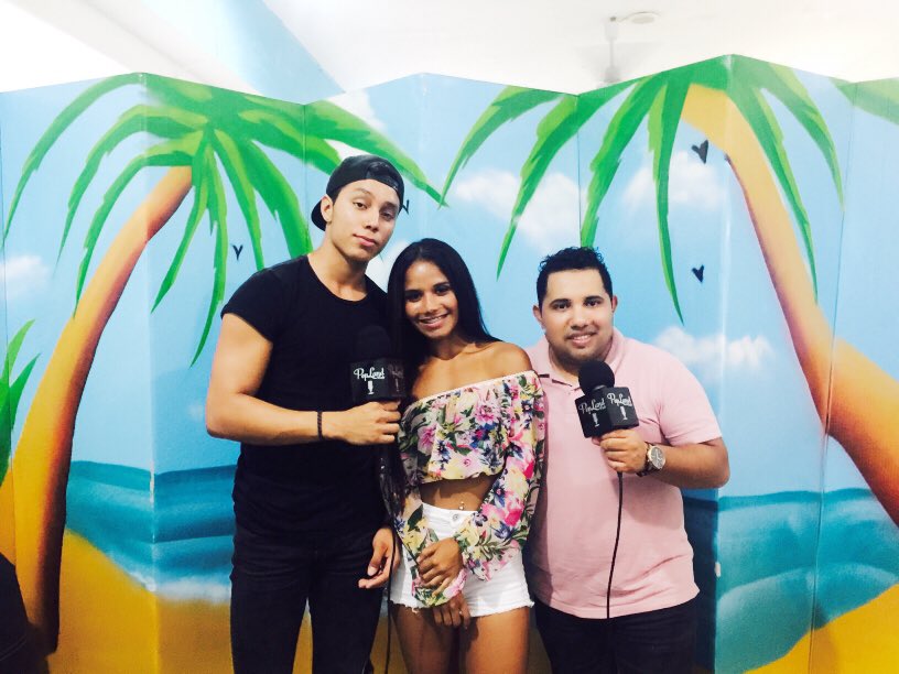PoplandRadio1's tweet photo. No las pasamos increíble con la visita de @HablaEmiReyes en el programa. https://t.co/qLPT428m4F