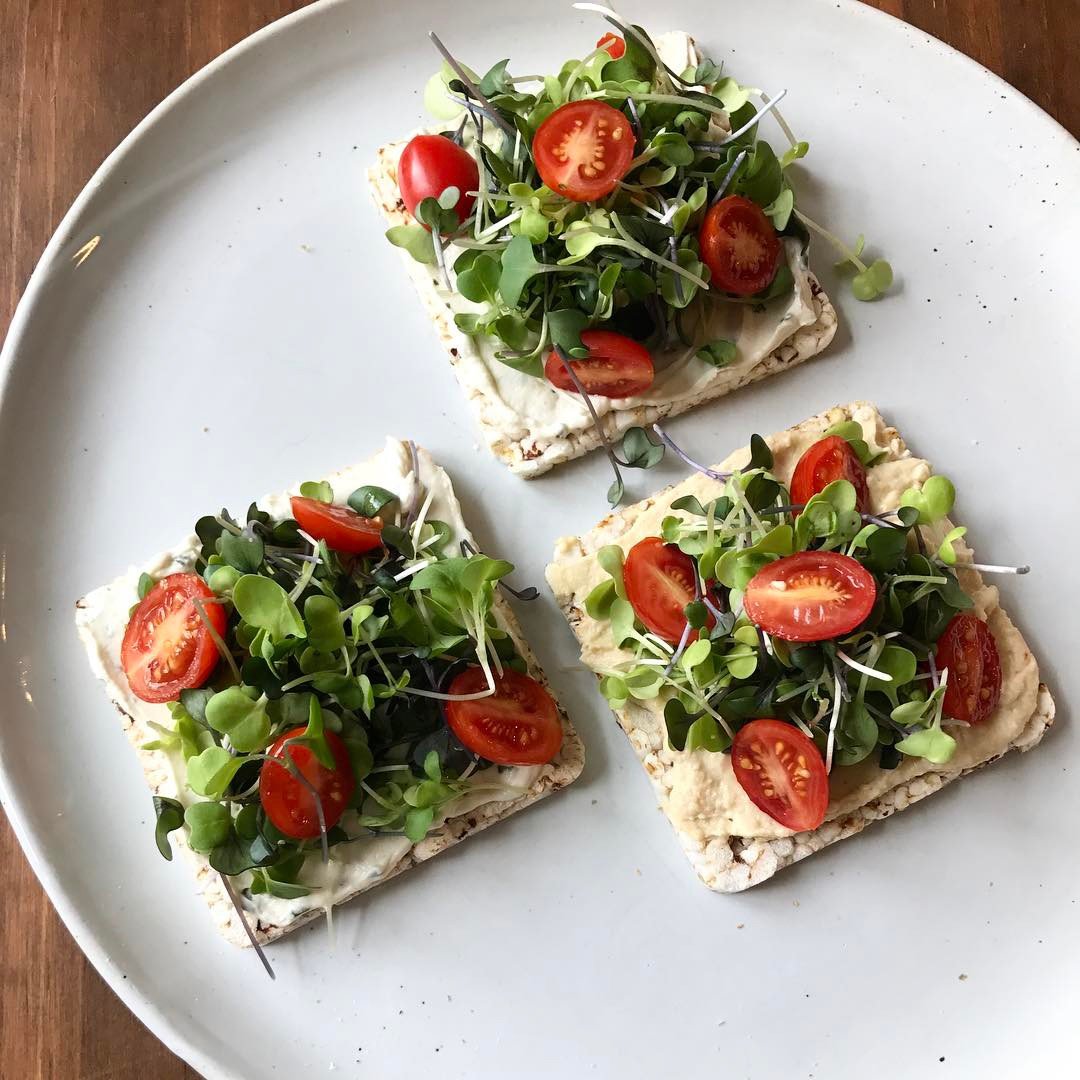 CedarlaneFoods's tweet photo. Instagram fan, @sweatyeverafter topped her crackers with CedarLane hummus, almond milk cream cheese, micro greens, and grape tomatoes. https://t.co/iWdFOqq0rG