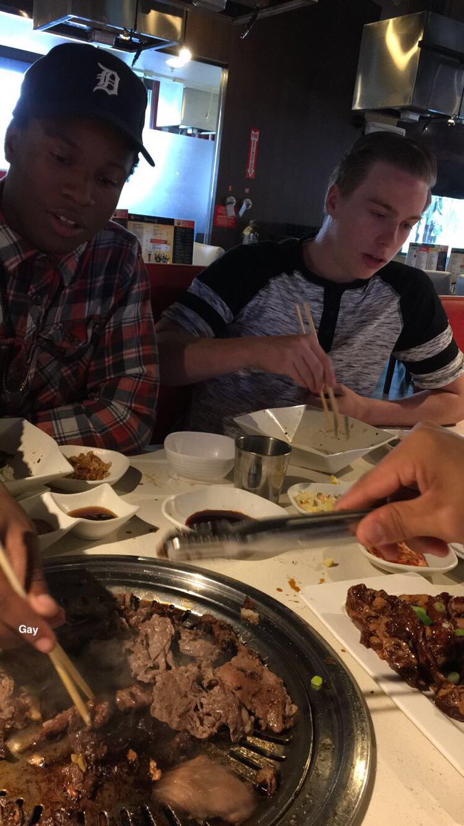 Akroescribe7's tweet photo. Happy birthday bud. #wangcho https://t.co/RTMwwjnUFH