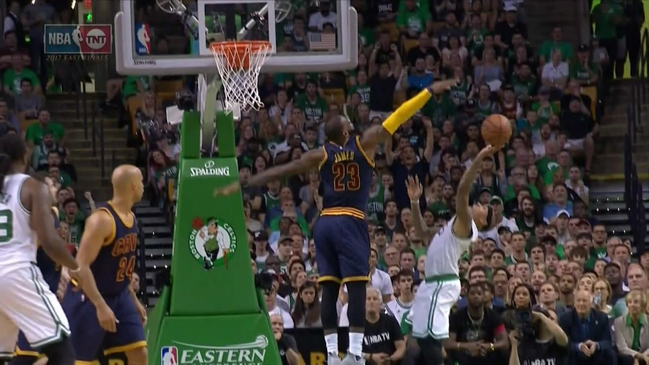 DAEkYS4VYAAKtlJ.jpg:large