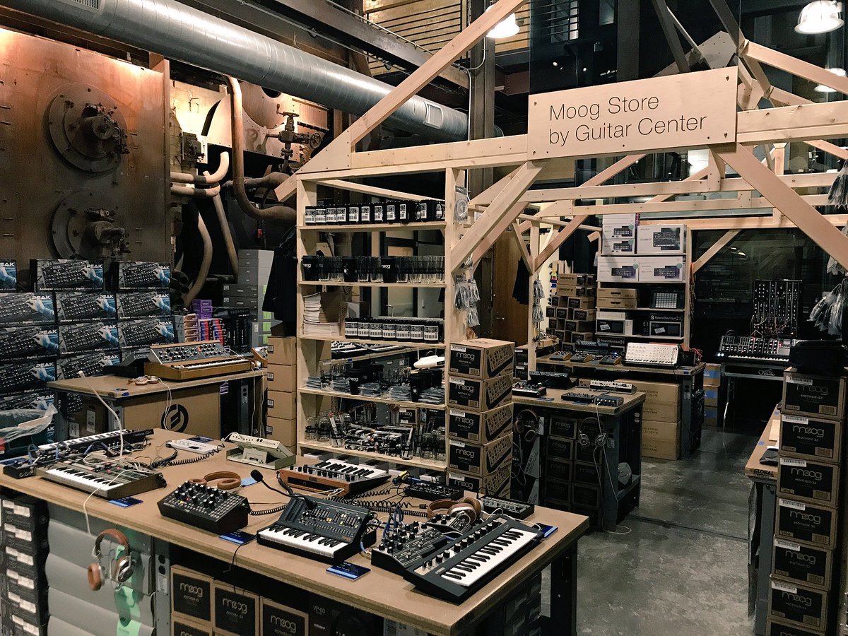 guitarcenter's tweet image. 😍 Welcome to the #MoogStore by #GuitarCenter! 🎛

Open for @Moogfest attendees tomorrow, or shop the virtual store: bit.ly/Moogfest2017GC…