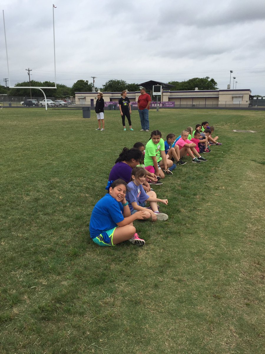 msharrisfam's tweet photo. FES field day 2017 #TeamFES #fes2016 https://t.co/aYJEYYzVwM