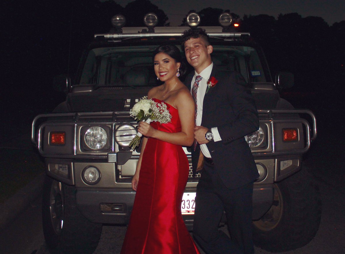 DanielaEmborgo's tweet photo. #DoubleTrouble #Prom2k17 🤷🏻‍♀️ Had to do it 🌹🔥💀 https://t.co/xMfeh8577R