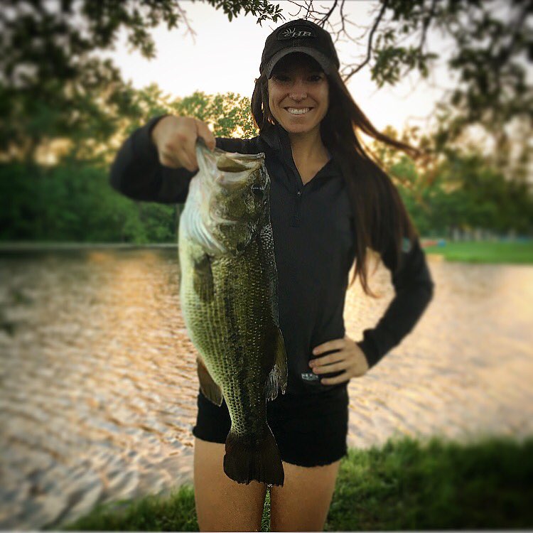 Britt_Jill_'s tweet image. Great way to end the day! #fishing