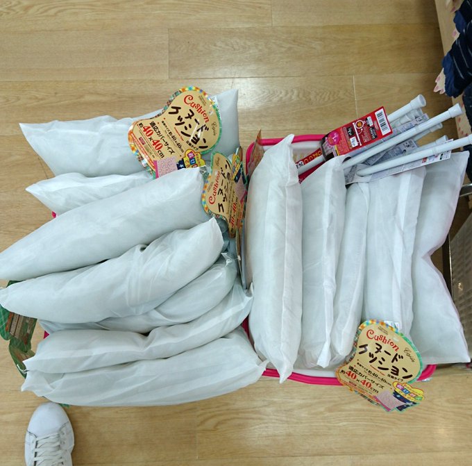 100均のクッションがおしゃれで大人気 すぐに使いたいおすすめ商品をご紹介 Rootsnote