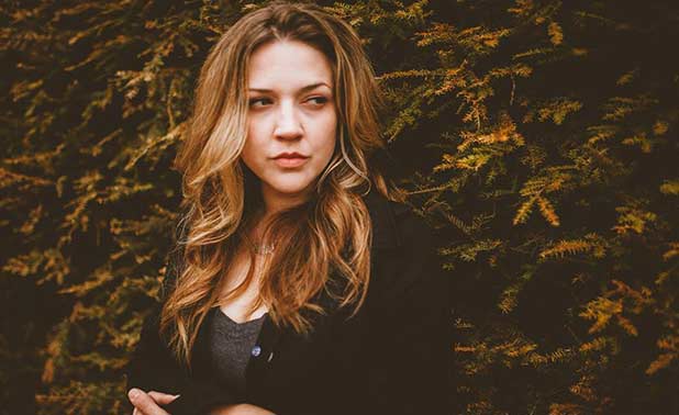 ZoneNights's tweet photo. 🌺 #Soldier es el nuevo sencillo de #MarieDanielle. Si sos amante del #folk no debe quedar fuera de tu colección.🌺
https://t.co/jGFQArQv30 https://t.co/1MQXq9CA8B