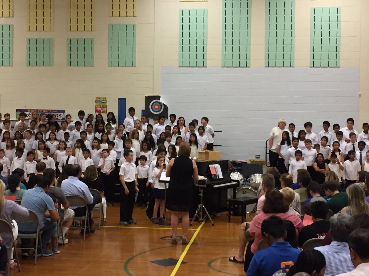 #vespack #wwprsd Congrats to Mrs.Carter &amp; the Village Wolves on a great Choral performance! <a href="/WWP_Arts/">Jeff Santoro</a> <a href="/GuyTulp/">Guy Tulp</a>