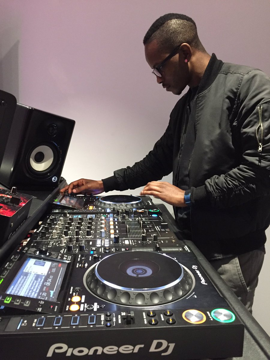 Pic taken at the new @PioneerDJI #Pro #dj room at <a href="/MitechDirect/">Mitech Direct</a>