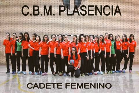 Ntras cadetes se desplazan este fin de semana a jugar los sectores a tierras cántabras!Disfrutar la experiencia chicas!  Sois enormes! 
👉⚽💪
