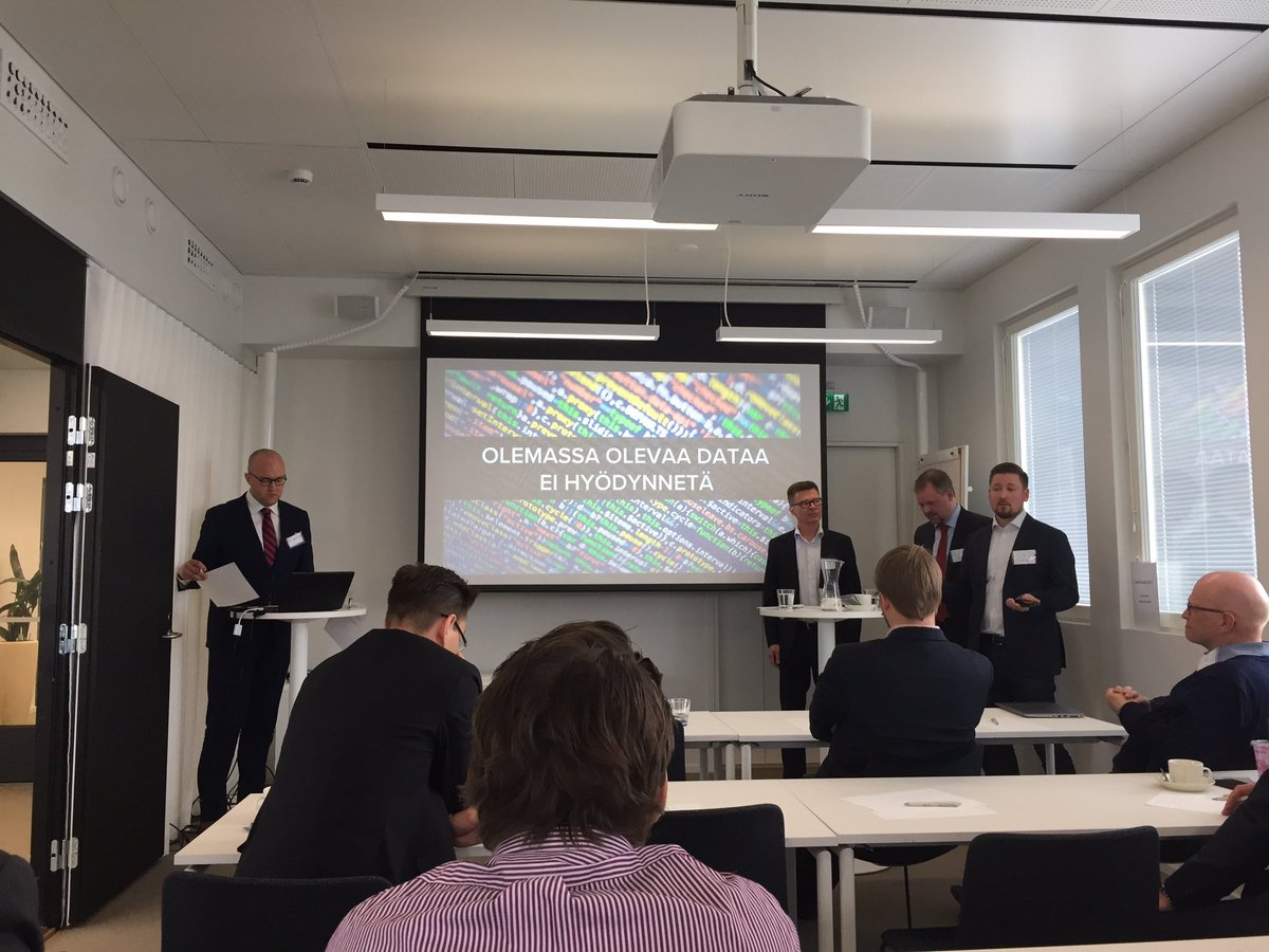 Hyvä ajatus <a href="/toniruuska/">Toni Ruuska</a>. Samalla kun tehdään linjasaneeraus taloyhtiössä, niin tehdään samalla älykotisaneeraus. #lexiadigi #älykoti