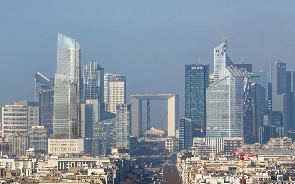 La Defense feed tweet media