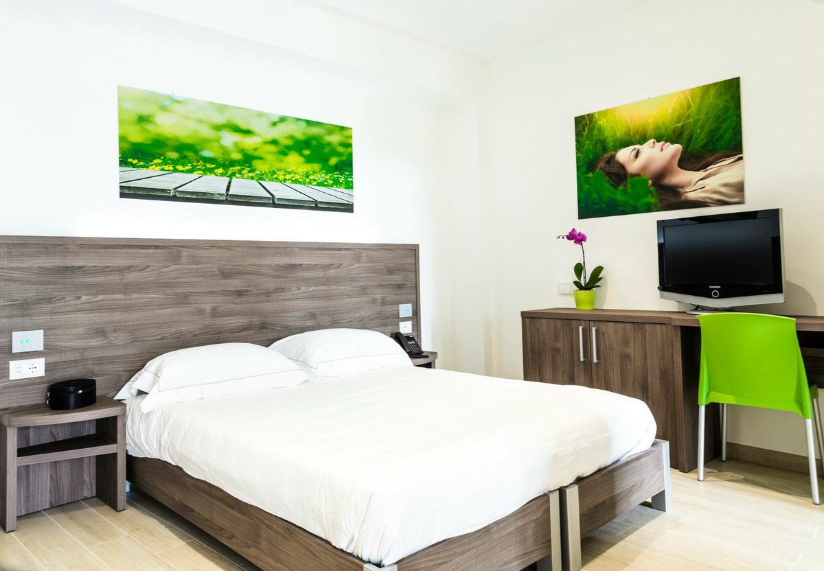 helpArredo's tweet photo. Un premio da condividere #interiordesign #style #decor #italianenterpriseaward #proud #hotels #apartments #projectab https://t.co/QFQja2p5o6