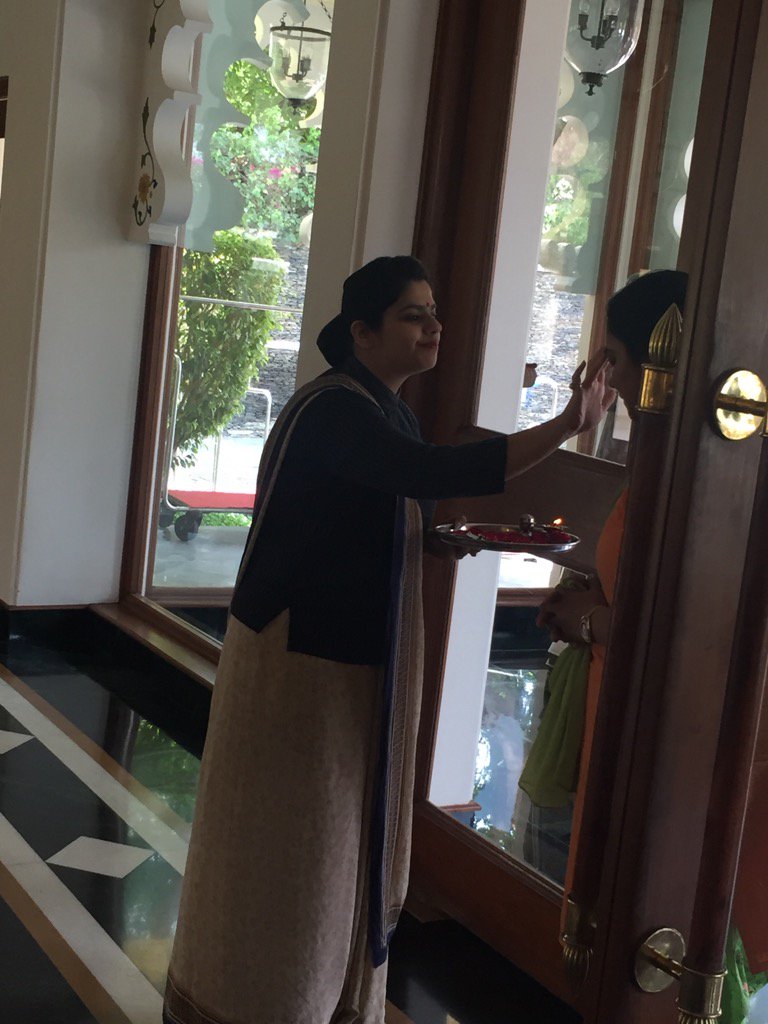 We welcome our guests with the best smile ever #TridentExperiences @Tridentudaipur <a href="/TridentHotels/">Trident Hotels</a>