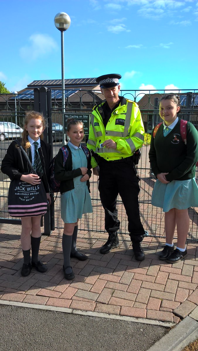 TVP_Wycombe's tweet photo. First kids at Stokenchurch Primary School to notice and collect the sergeant sticker. #communitycopcards #Stokenchurch #C8667 https://t.co/8BDijL6aRy