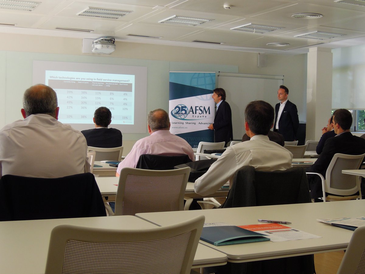 'En 2020 tendremos 150 millones de coches conectados, la transformación es digital e industrial. Habrá que aumentar la productividad'