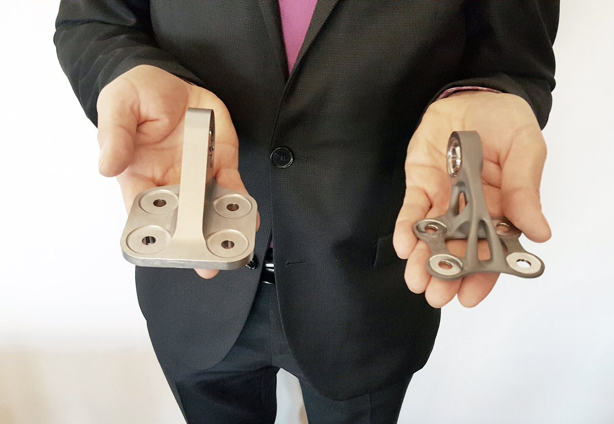 bdlipresse's tweet photo. Von Gutenberg zur A350 XWB: Branchenexperten von Premium AEROTEC zeigen den 3D-Druck, eine Kerntechnologie unserer Zeit. https://t.co/o9Q9m0lRZr