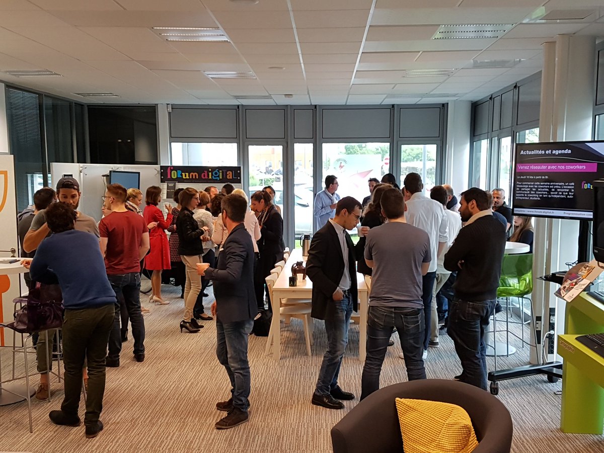 LuBigot's tweet photo. 5ans déjà ! Le café du @forumdigital14 au top ce matin pour débuter 5 jours de festivités ! Pleins de nouvelles têtes ! #freecoworking #miam https://t.co/iXEca0qAYN