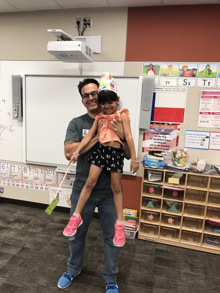 yahecocha's tweet photo. Thanks to Mr. Borjas for being our Watch dog today @MJEjags #mjejags #Kindergarten https://t.co/UJRT24zeGt