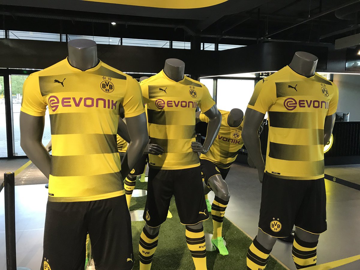 Desmo_fut's tweet photo. Oficial: Borussia Dortmund presentó la nueva indumentaria para la temporada 2017/2018. #bvb https://t.co/zP1xaoW2QY