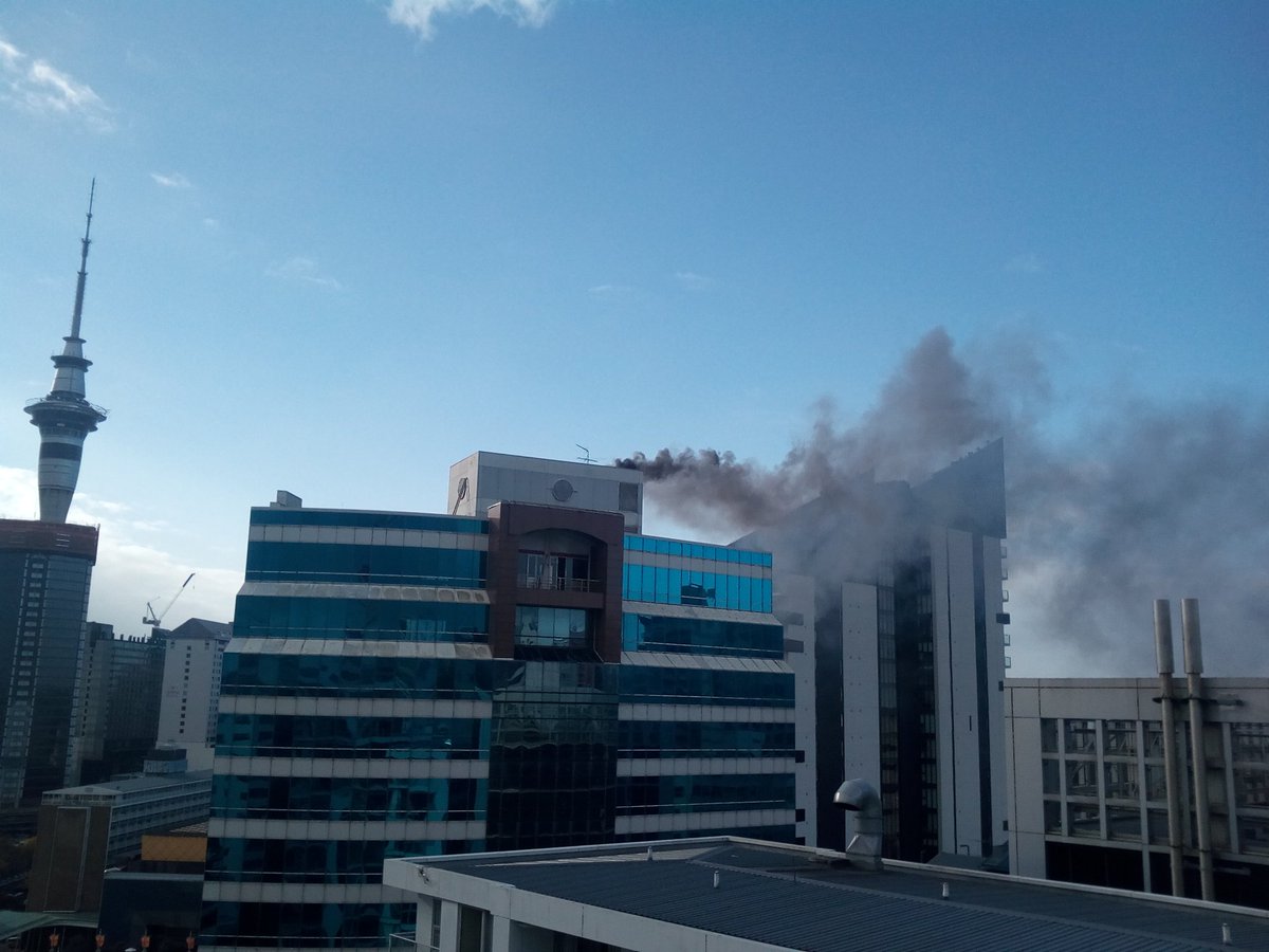 NZKiwi's tweet photo. @TSTraffic @TVONENZ 
Huge Fire in Queen St.
All roads blocked at Queen St &amp; Mayoral Drive intersection. https://t.co/7l0EUmx2mZ