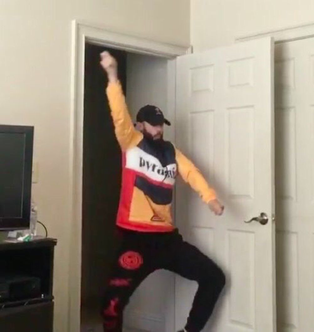 StonedLegxnd's tweet photo. When bae says "leave me alone" but you mad annoying https://t.co/klr8tWh7qB