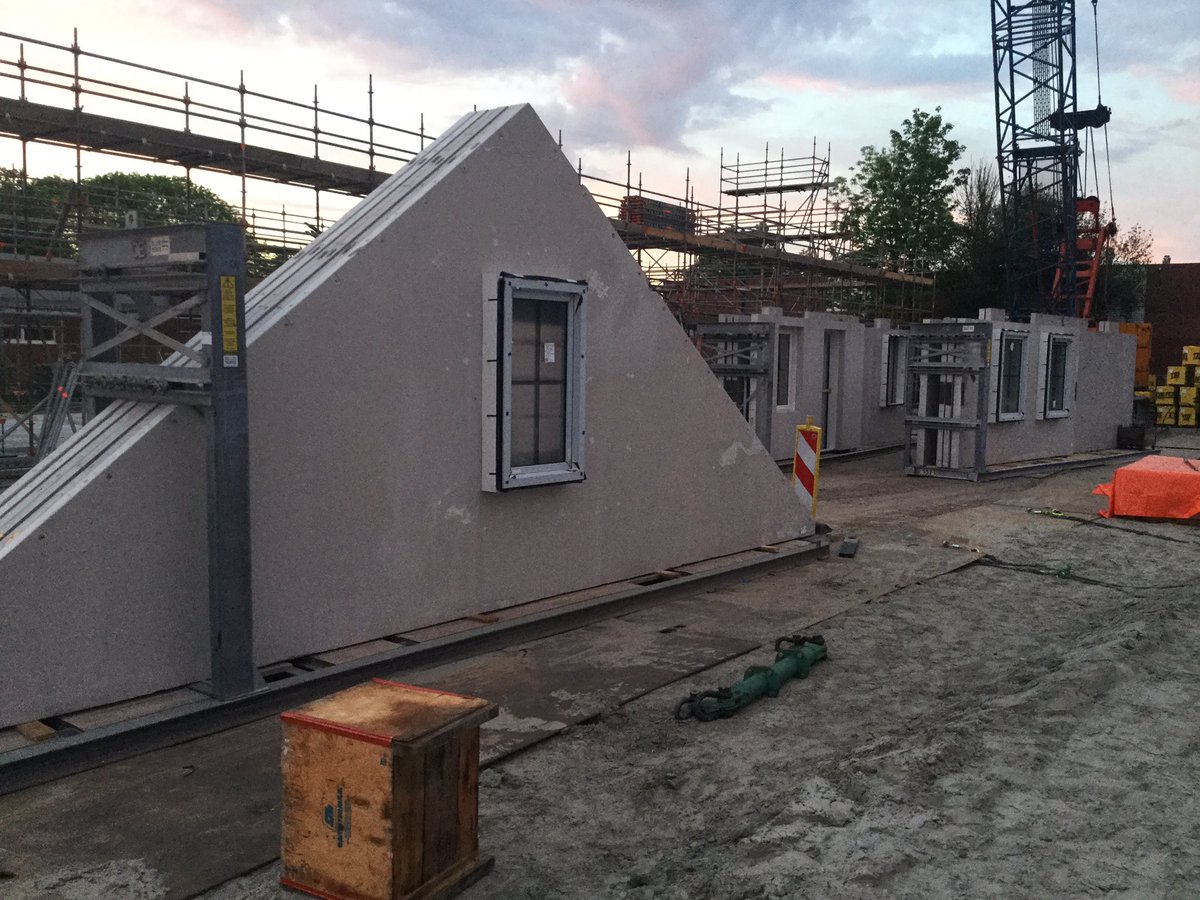 HendrikMiddel's tweet image. 49 woningen Melisseweg Groningen. Wij staan in de startblokken om de eerste woning voor #Amvest te plaatsen. @VanWijnenGroep.