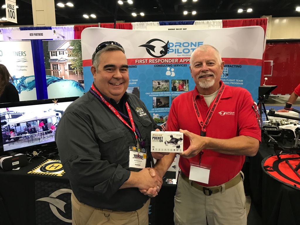 dronepilot_atx's tweet photo. DPI congratulates TDEM 2017 Micro Drone Winners Day 2! Gene Robinson presenting! #tdem2017 https://t.co/8MCI5wc8e5