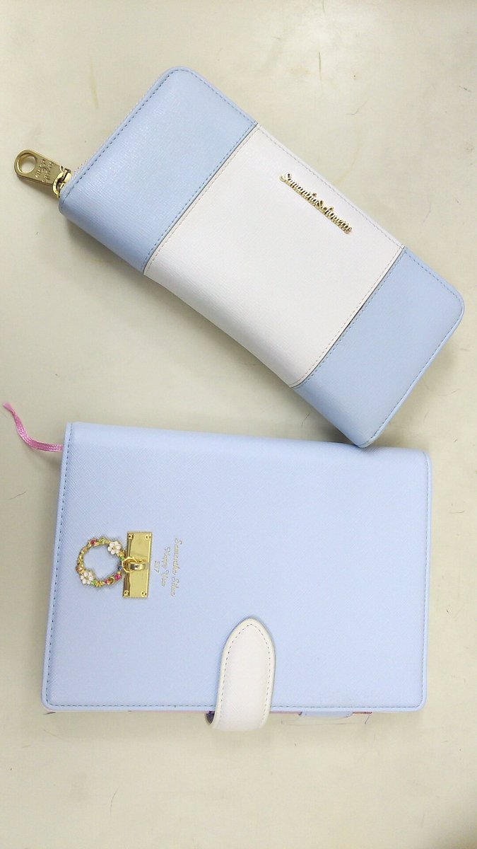 0412KahoLGM's tweet image. #7RTで 私物晒す
財布と手帳