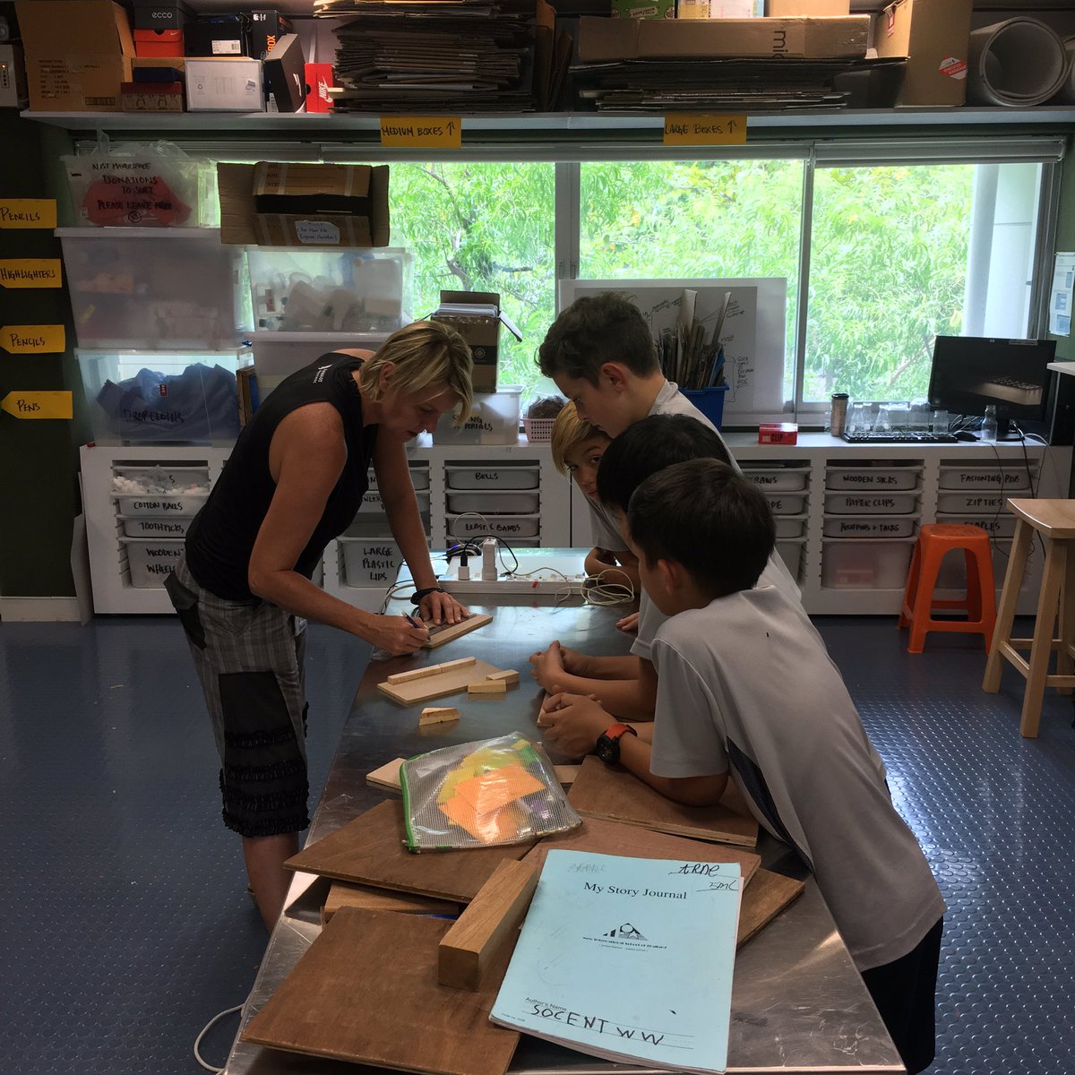 ToscaKilloran's tweet image. #explicitly learning the #maths of #measurement for #entrepreneurs #authentic learning in the #makerspace with @moiferet