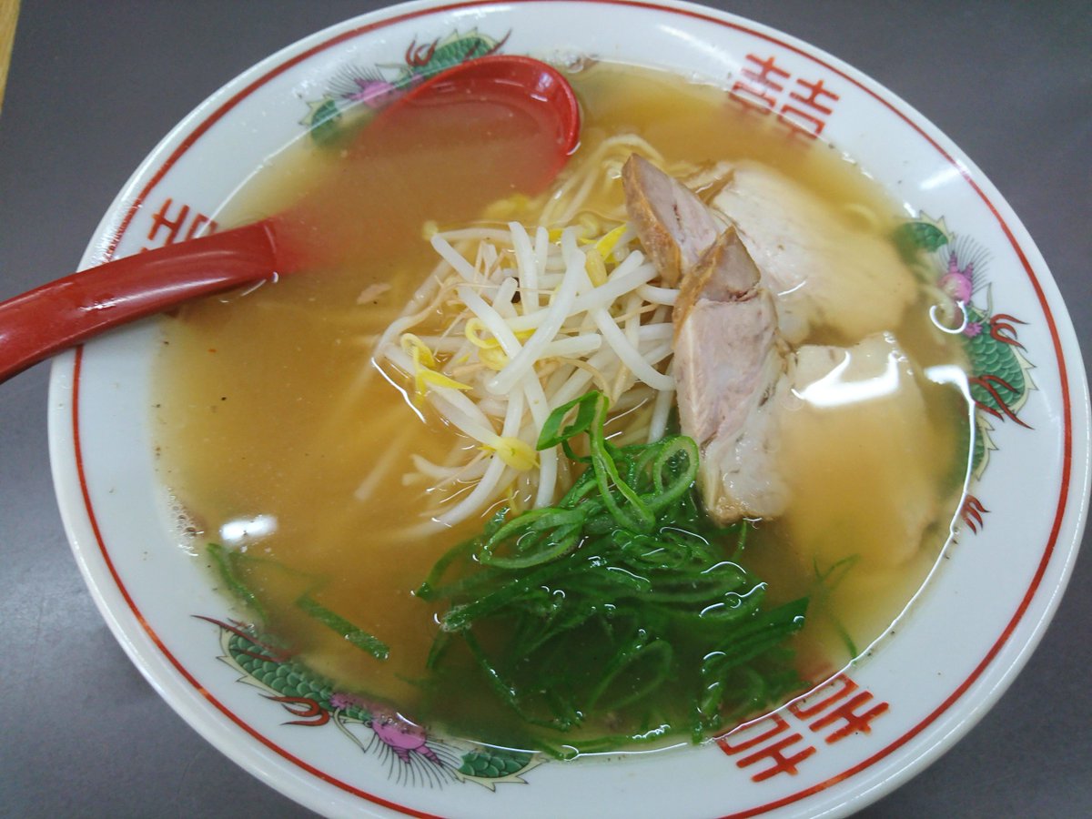 キテレツ 明らかに合成っぽいトマトで草 でお馴染みの西成の0円ラーメン食べてきた ちなみにこの店は焼きそばが人気らしいです