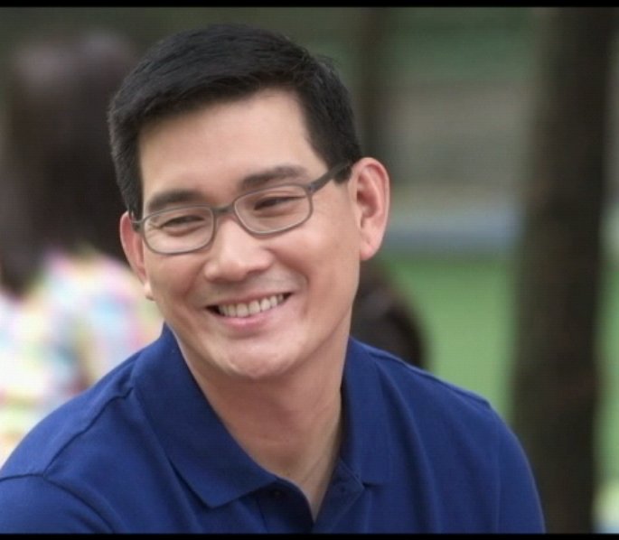Your smile can give our hearts the joy we need for the day. 

HAPPY BIRTHDAY RICHARD YAP 