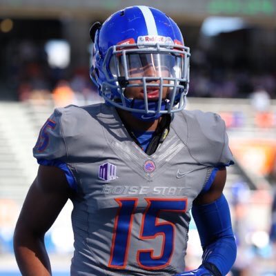 andyk_49's tweet photo. I am beyond blessed to say I have received an offer from the Boise State university!!! #bleedblue #forbuster https://t.co/rGWdDtYQou