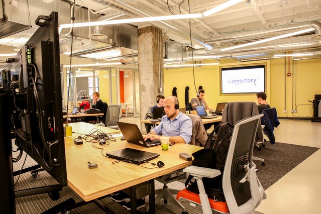 New IoT space #Chicago #Connectory celebrates its opening with over 200 guests from Chicago tech scene. bit.ly/2qv1dnZ #TeamBosch