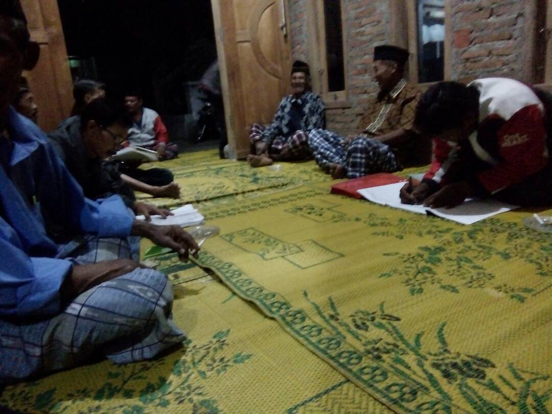 thlpoptjateng's tweet photo. Pertemuan poktan sedyo rukun,dk.ngombol,ds dalangan,kec.tulung,kab.klaten, topik pengendalain "WBC" @DistanbunJateng @ganjarpranowo https://t.co/dvoNUxSjM9