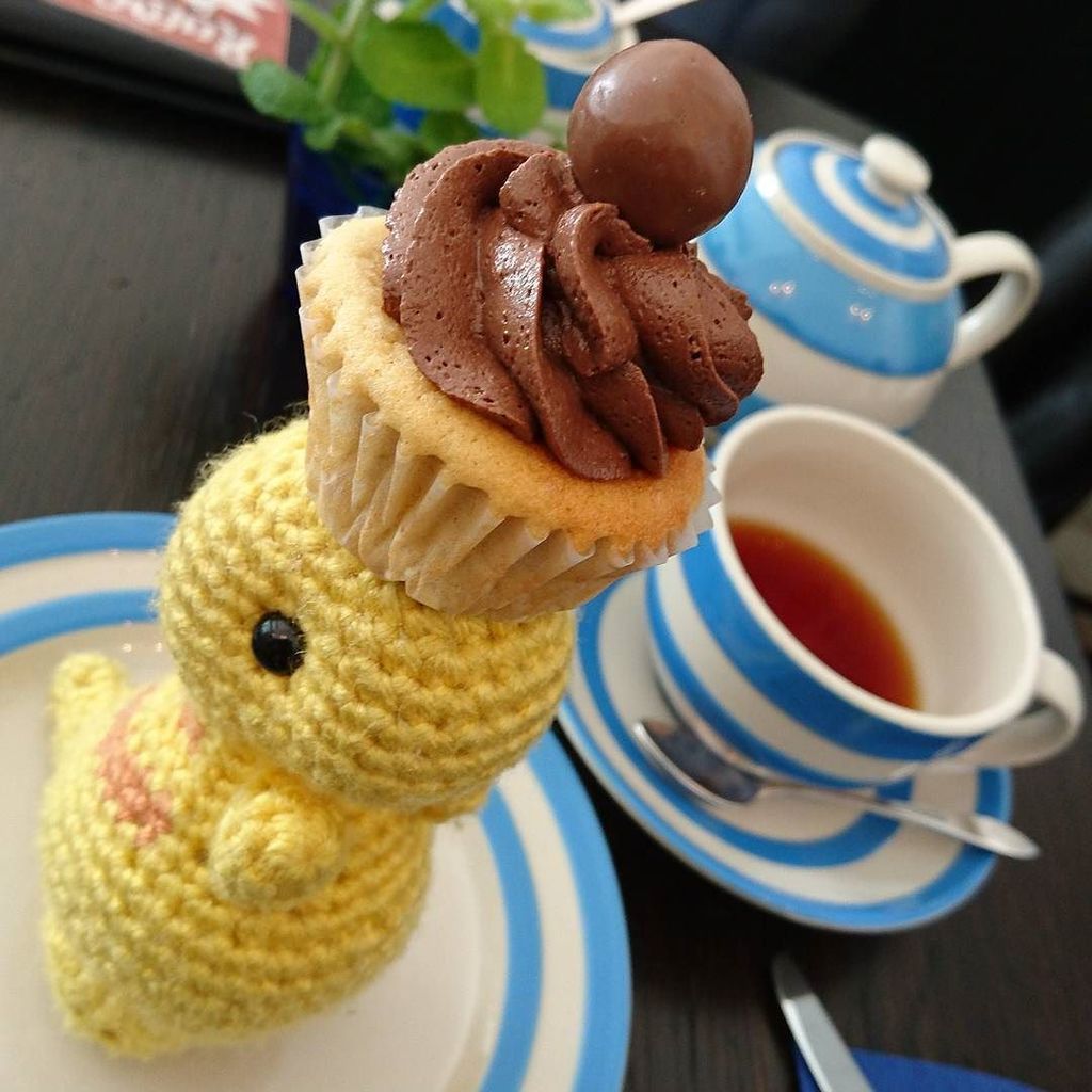 inkstained_rain's tweet photo. Tiny sweet for a tiny dinosaur!
#Dobbit #cupcake #cafelurkandsketch #kyoto #Dobbitnation #iamtwo https://t.co/yexSQHlvKf https://t.co/bt1FHrTKtO