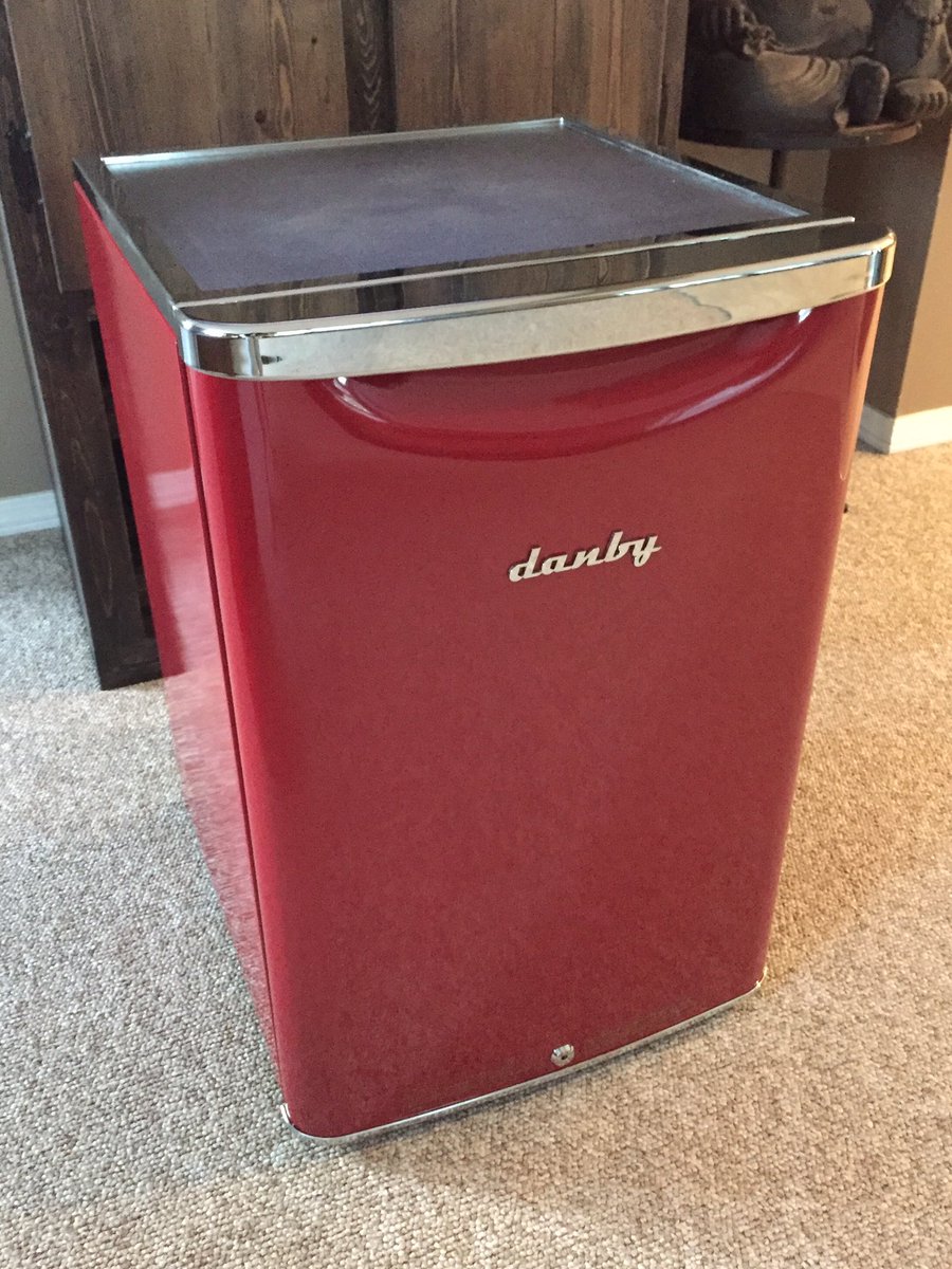 bonnievaters's tweet photo. Thanks @STARSambulance #starslottery pretty sweet new fridge! #finallywonsomething https://t.co/myQI2ThzuA
