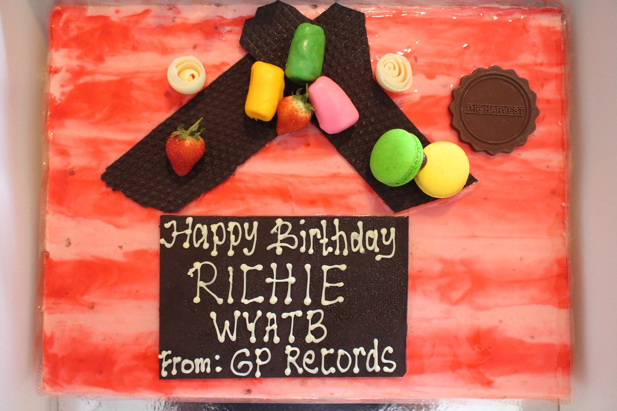 Terimaksih <a href="/fiveminutes/">𝒴ℴ𝓊 𝓉𝒾𝓉𝓉𝓁ℯ 𝒹𝓇ℯ𝒶𝓂</a> keluarga besar <a href="/GP_Record/">GP Records</a> dan semua #fiversindonesia Yg sudah mengucapkan dan berdoa buat saya di hari ini thx hug