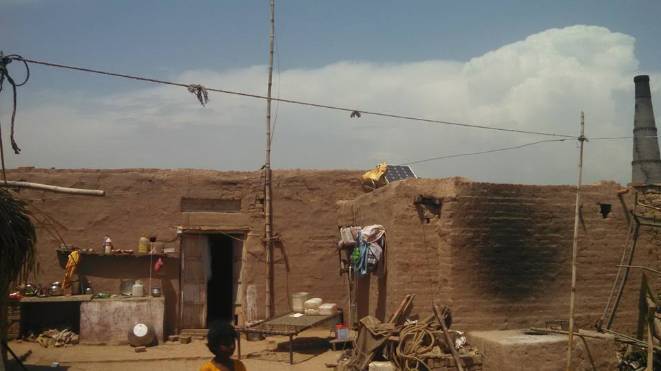 ShamsEnergyPak's tweet photo. We've been doing it commercially, now lets give a part of it back to our communities. Look at these adhoc Solar installations. https://t.co/Ul4klGiryX