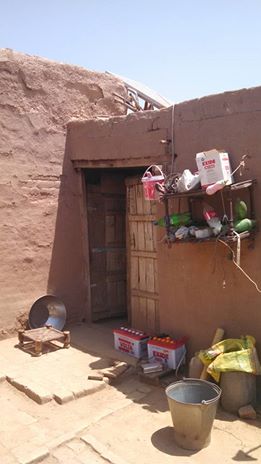 ShamsEnergyPak's tweet photo. We've been doing it commercially, now lets give a part of it back to our communities. Look at these adhoc Solar installations. https://t.co/Ul4klGiryX