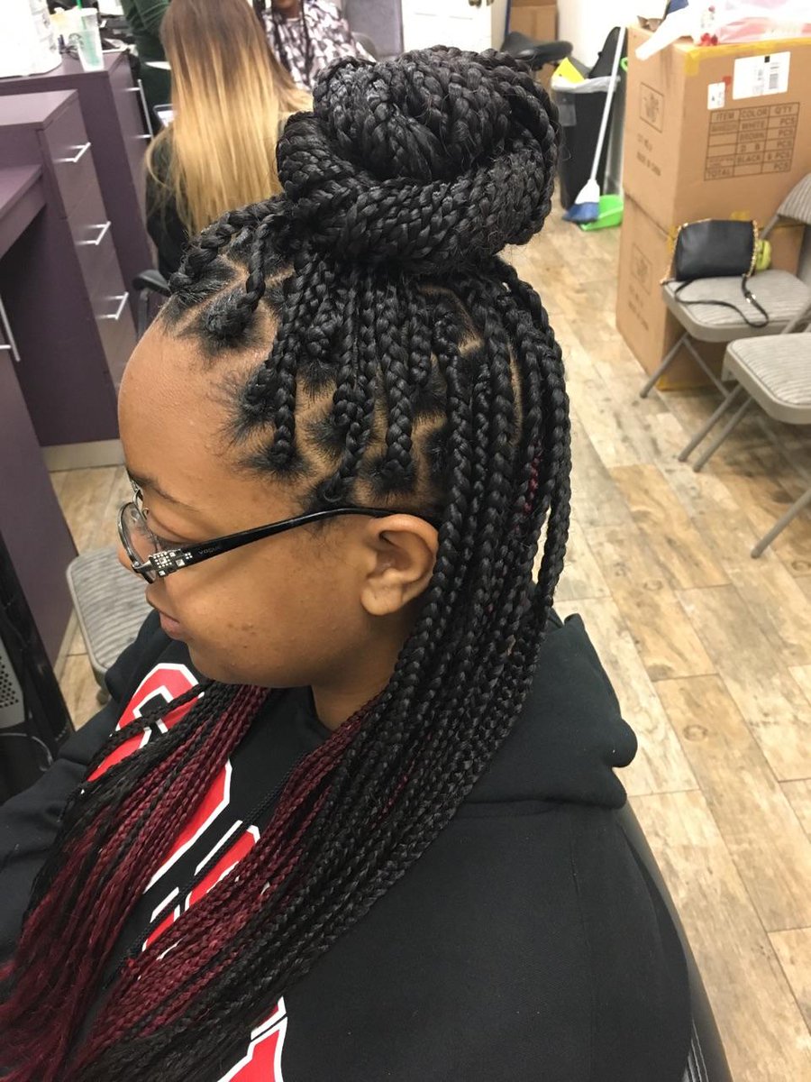 TheNewYou2005's tweet photo. Stay Trendy &amp; fun! #beautiful box braid individuals #colorpop Red #twotonedcolor https://t.co/zABp6yqDqv